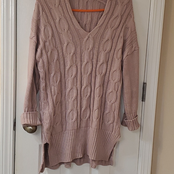 Dusty Mauve Cable Knit V-Neck Side Split Sweater - Picture 4 of 6